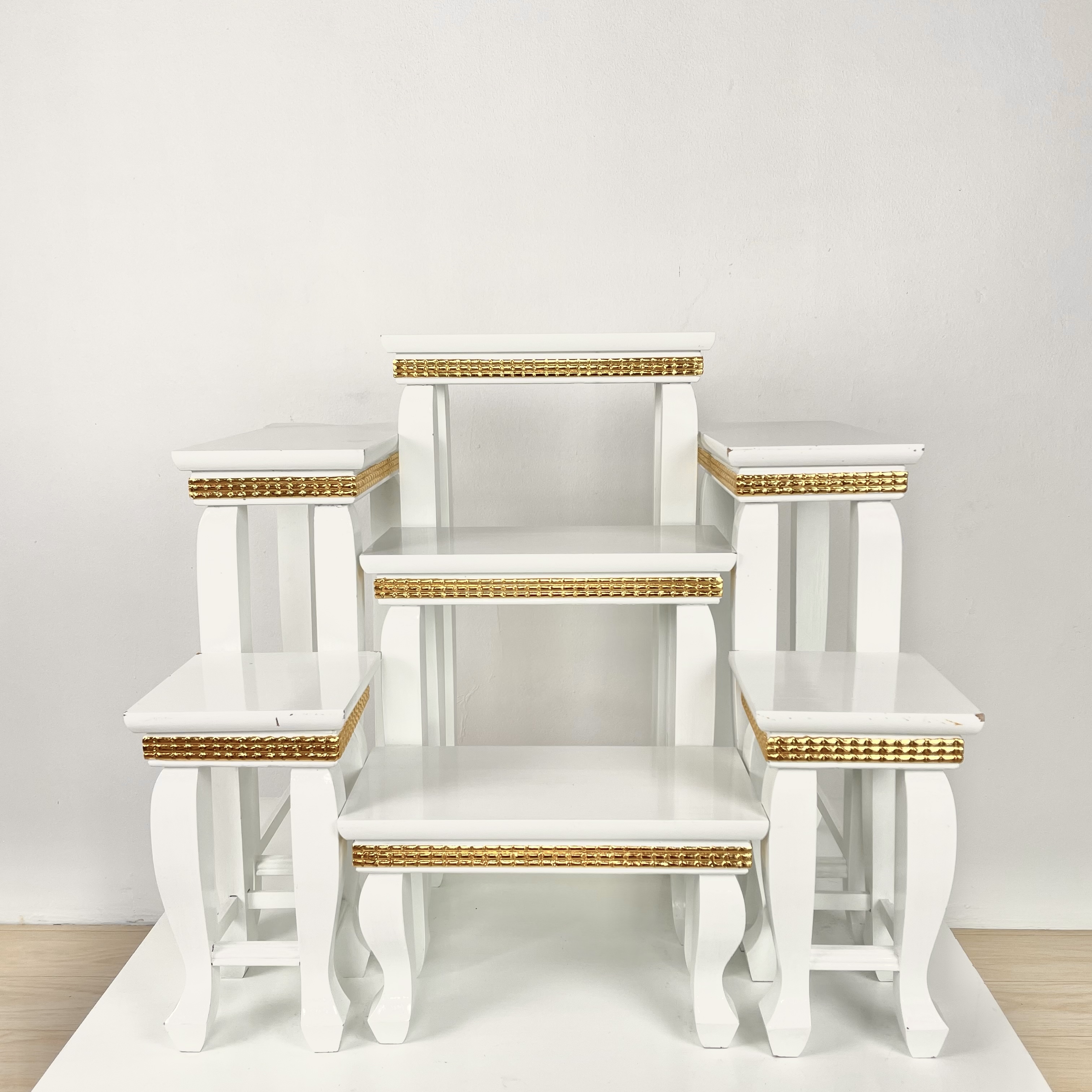 โต๊ะหมู่ 7 หน้า 6 พิกุลขาว ขาหลุยส์