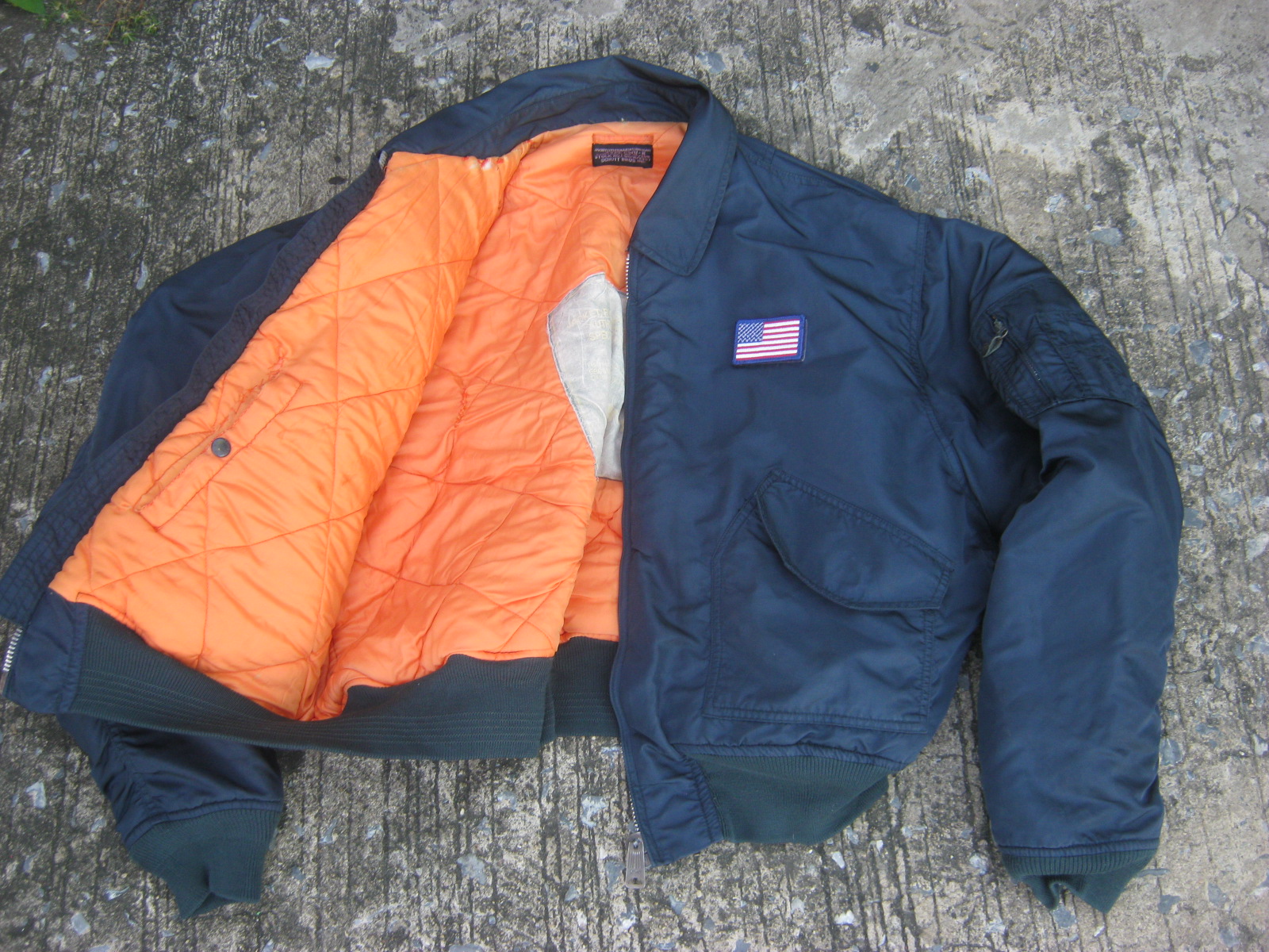 เสื้อนักบิน แฟชั่น CWU-R USA