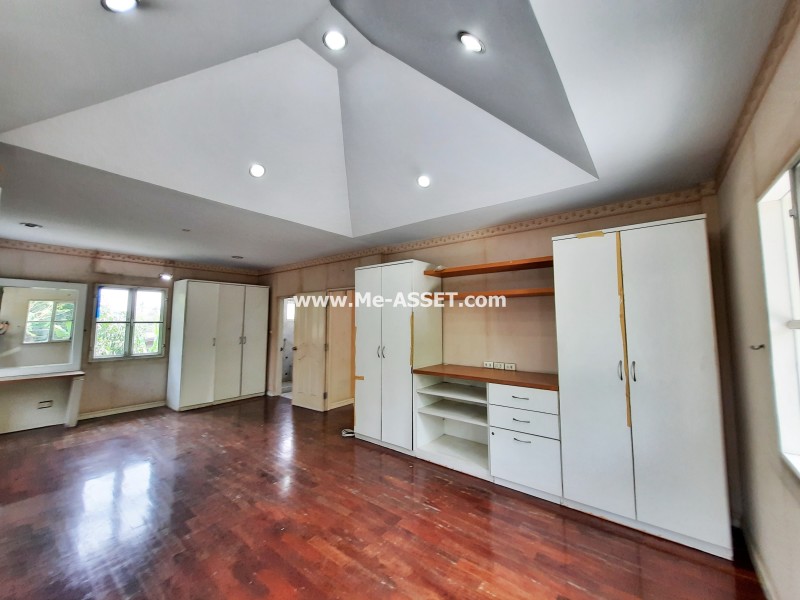 ขายบ้านเดี่ยว ม.นันทวัน (วงแหวน-รัตนาธิเบศร์) ถ.ตลิ่งชัน-สุพรรณบุรี ต.เสาธงหิน อ.บางใหญ่ นนทบุรี ต้นโครงการ ตรงข้ามสวนสาธารณะ / พื้นที่ 2 ชั้น 151 ตารางวา