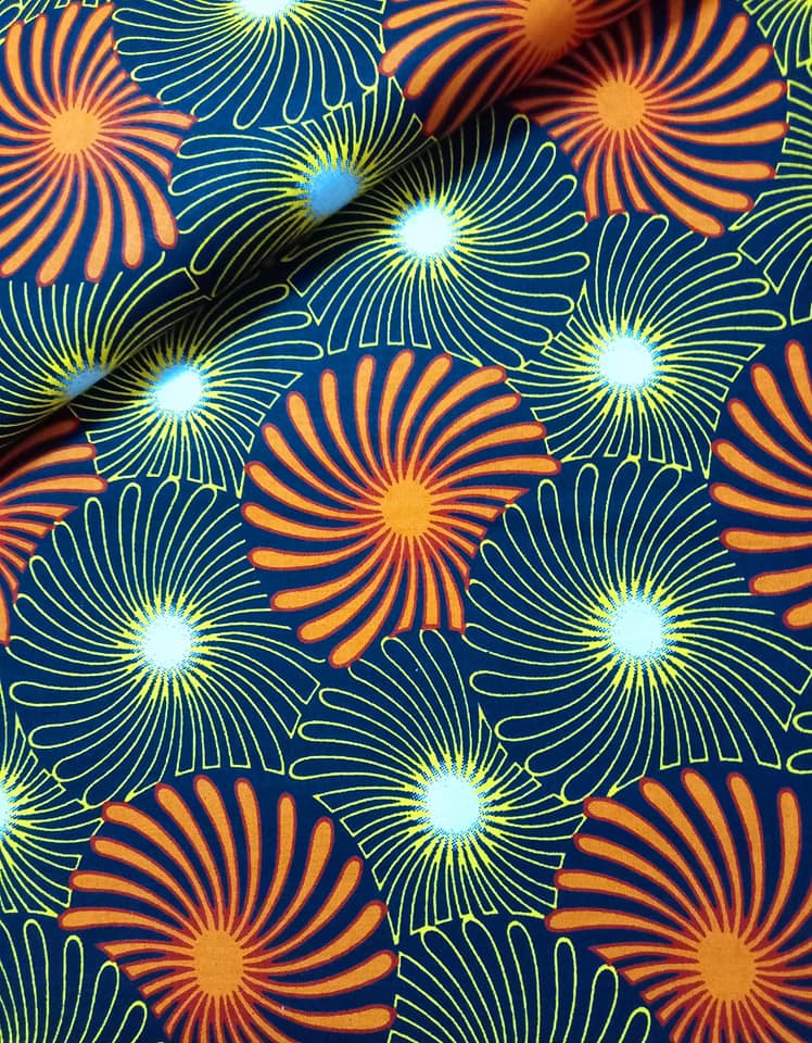 หมอนสามเหลี่ยม15 ช่องติดเบาะ1พับผ้าอังการา 50x90x36Cm //Cotton Original Real Wax Ankara Fabric Triangle Traditional Floor Cushions 15 holes with 1 part of mattress.