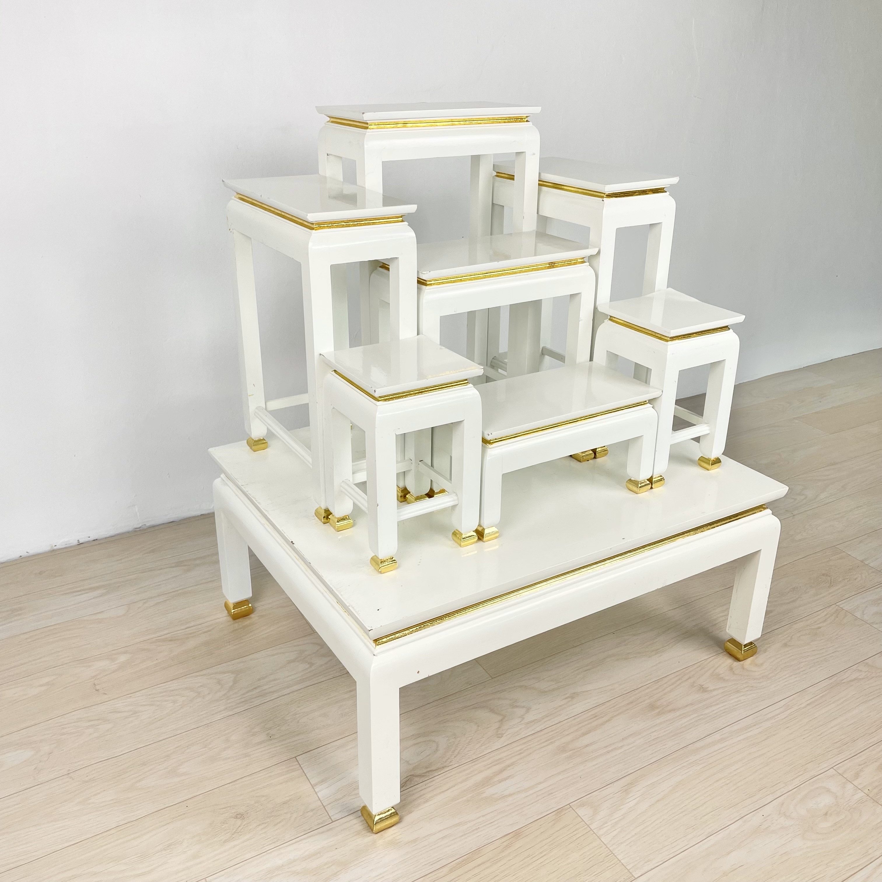 โต๊ะหมู่ 7 หน้า 6 สีขาว ปิดทอง ขาตุ่ม