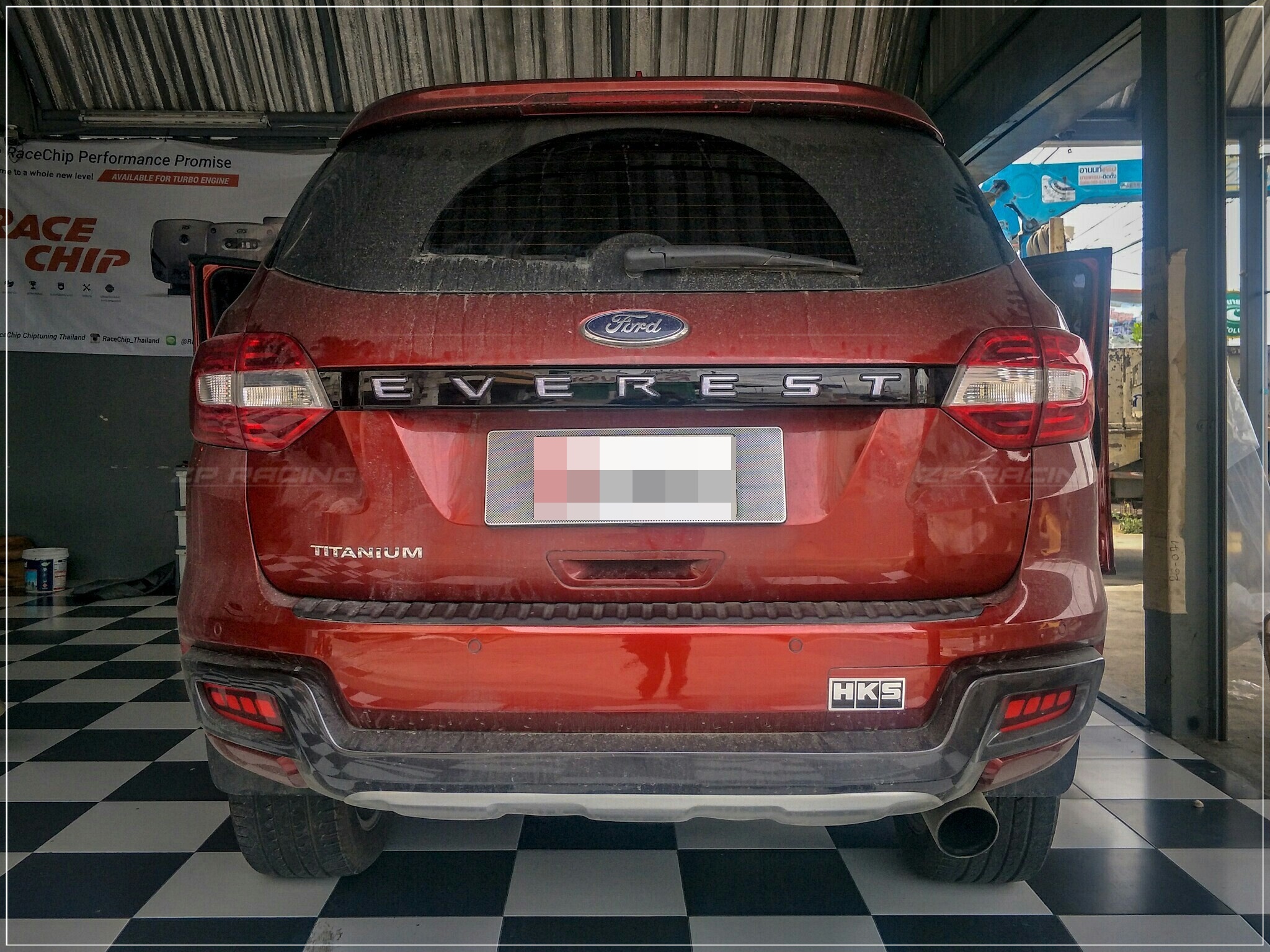 คาดฝาท้าย คาดท้าย EVEREST มีไฟ LED