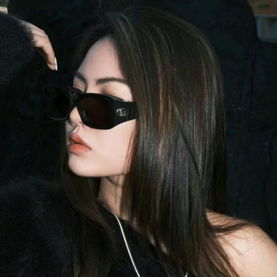 แว่นกันแดด Gucci GG1403SK 001