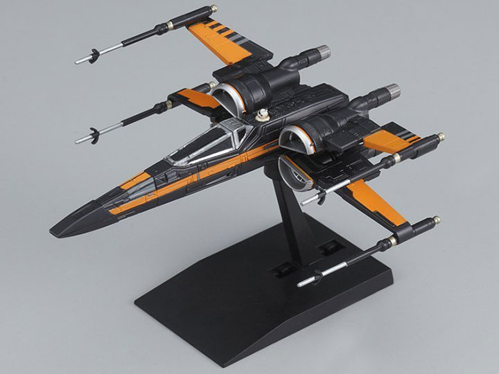 003 Poe's X-Wing Fighter BANDAI - Star Wars