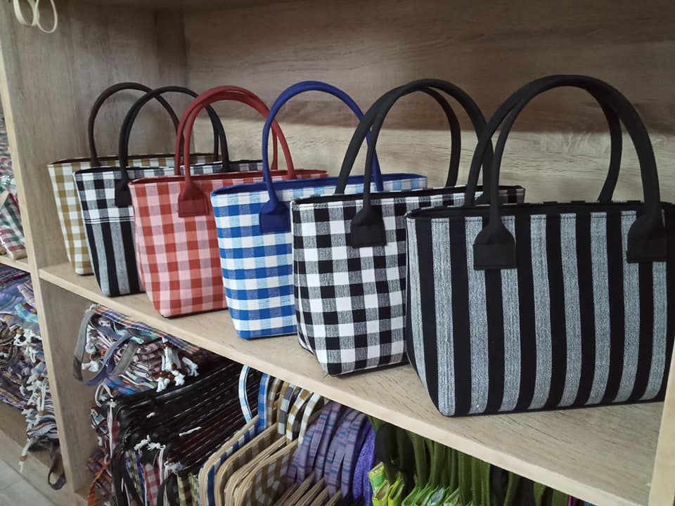 กระเป๋าผ้าทอลายพระราชทาน กระเป๋าถือ กระเป๋าหิ้ว 11x27x16 Cm//Khit Bag, Tote Bag, Tote Bag