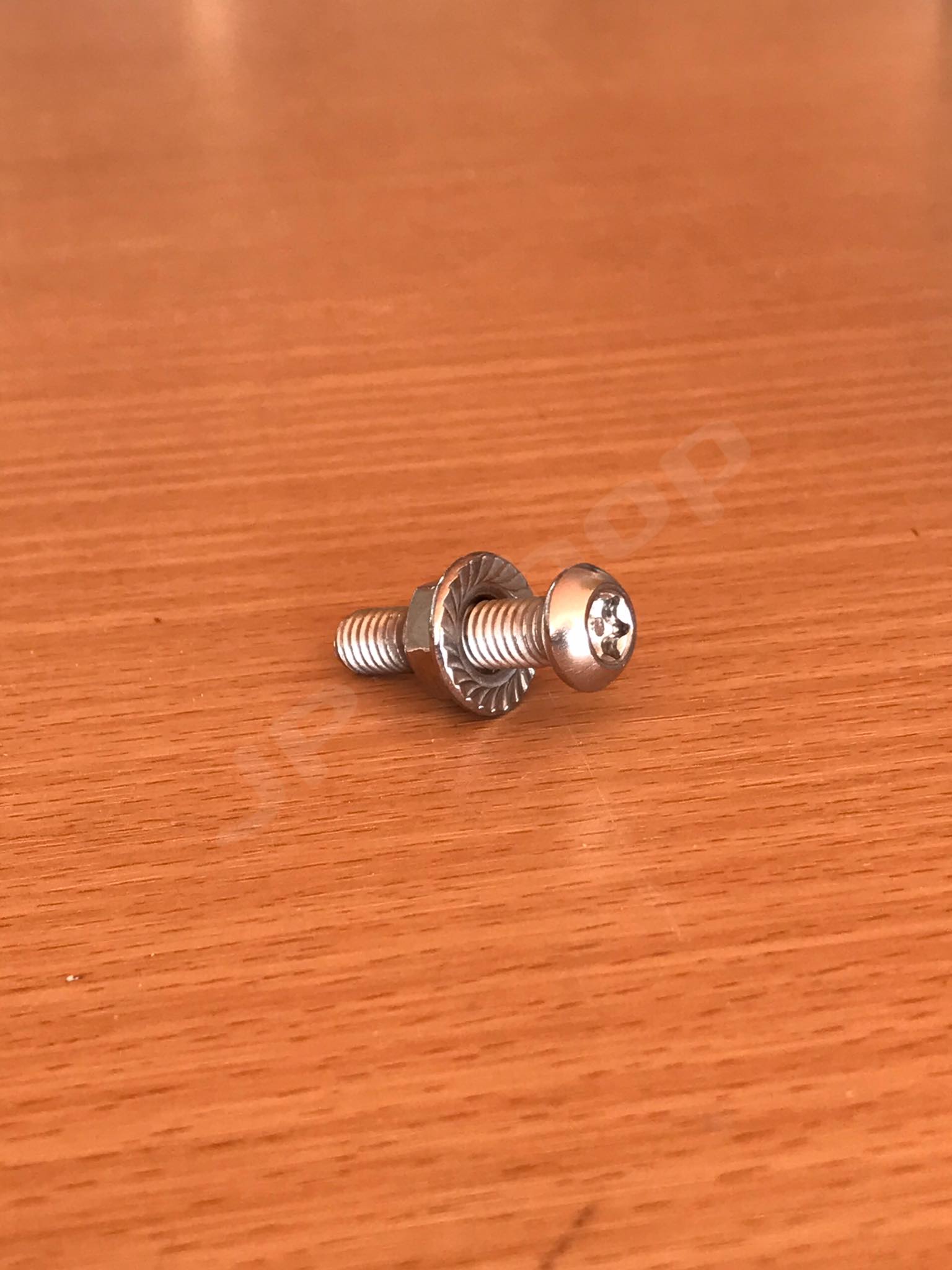 น็อต สกรู น็อตสแตนเลสขนาดM6*25มม. พร้อมหัวน็อต (ดอกจันทร์) #6625