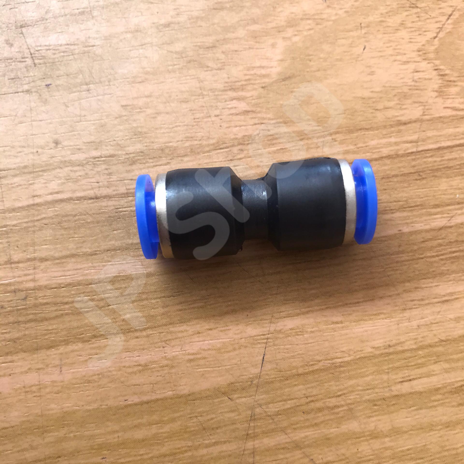 ข้อต่อลมต่อตรง ฟิตติ้งเมติกส์แบบตอตรง ขนาด 06 มม. ใช้กับสายลม 06 มม. แพค 10 ตัว ข้อต่อ PU 06 #0306