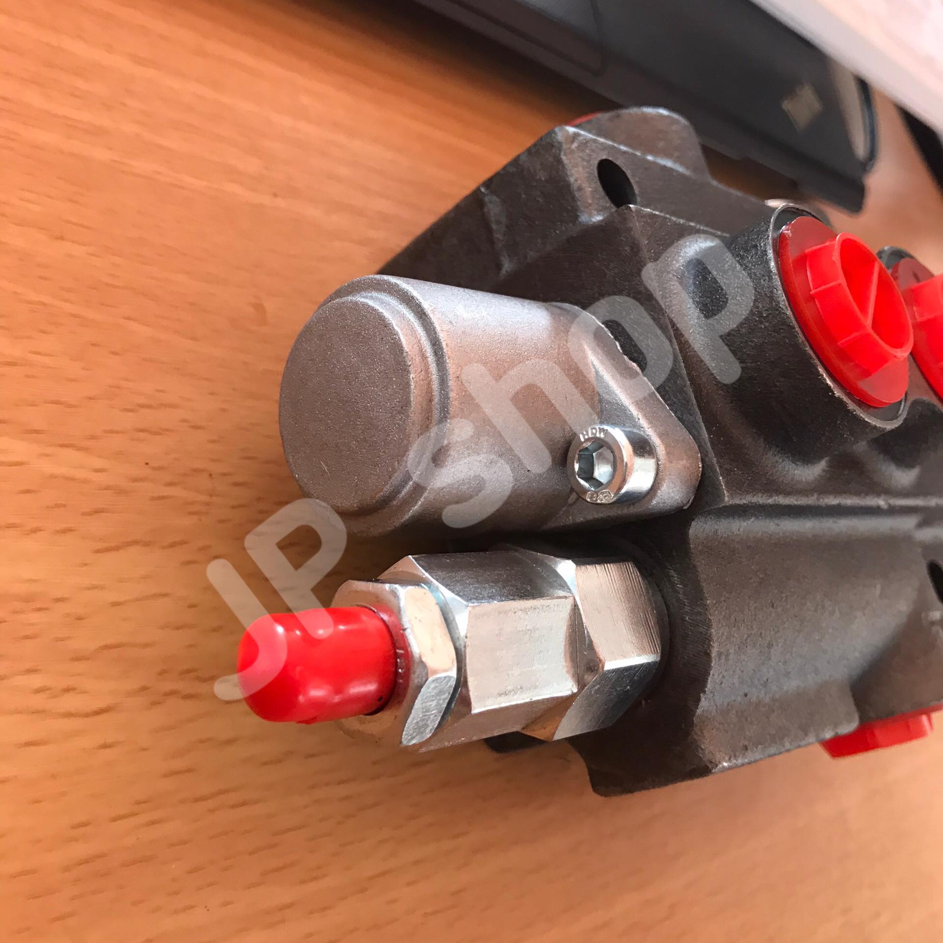 คอนโทรลวาล์ว 1 แกน 40 ลิตร Control valve 1 P 40 สำหรับติดตั้งคอนโทรลรถไถ ,คอนโทรลรถแทรกเตอร์, คอนโทรลรถเกี่ยวข้าว,คอนโทรลแบบมือโยค