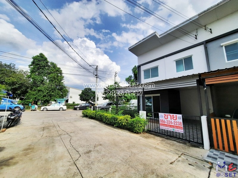 ขายทาวน์โฮม หลังริม รีโนเวทใหม่ ย่าน บ้านกล้วย-ไทรน้อย วัดลาดปลาดุก คลองบางไผ่ : ไลโอ บลิสซ์ กาญจนาภิเษก-ชัยพฤกษ์ : 2 ชั้น 31.60 ตารางวา
