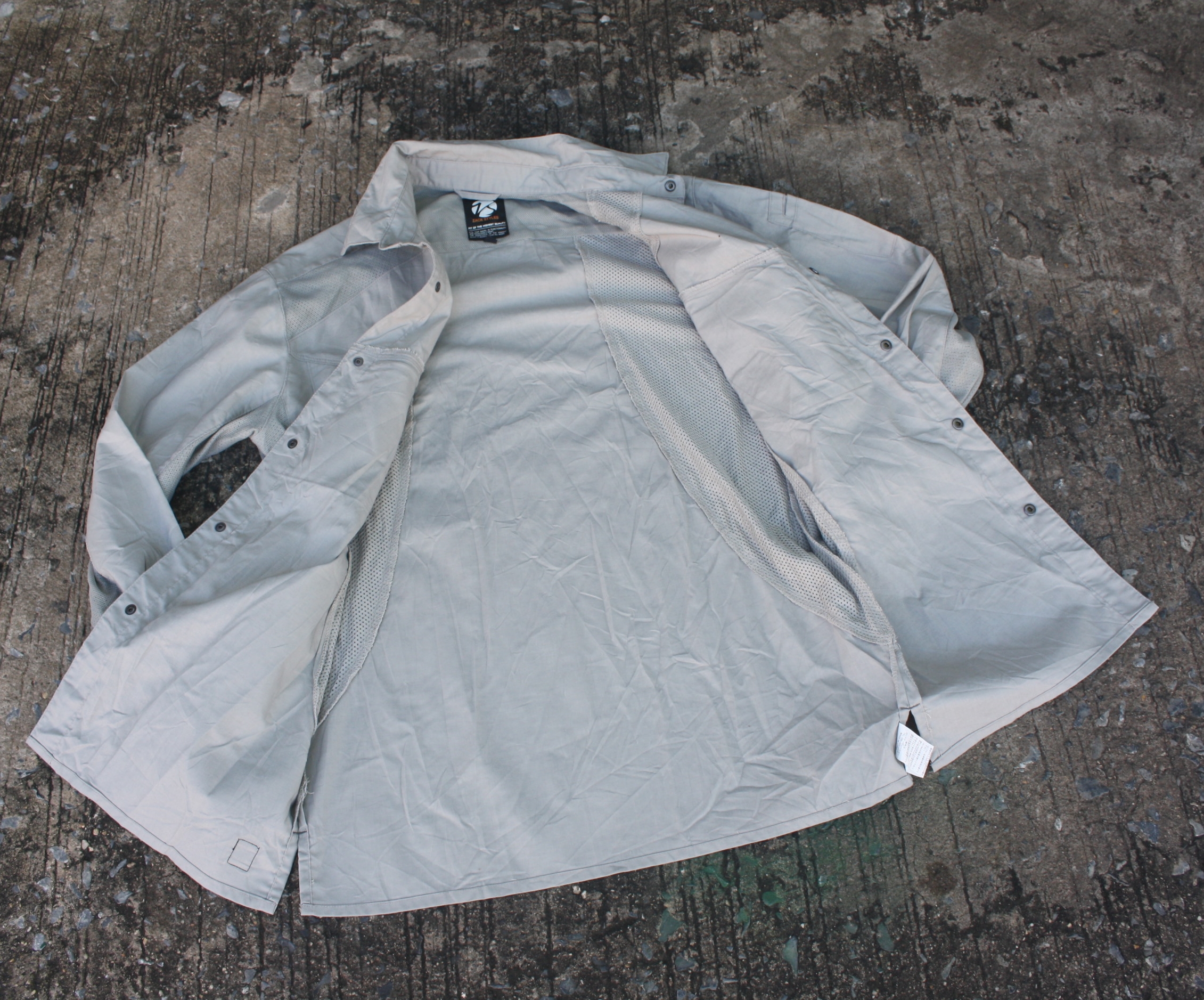 เสื้อเดินป่า กันแมลง