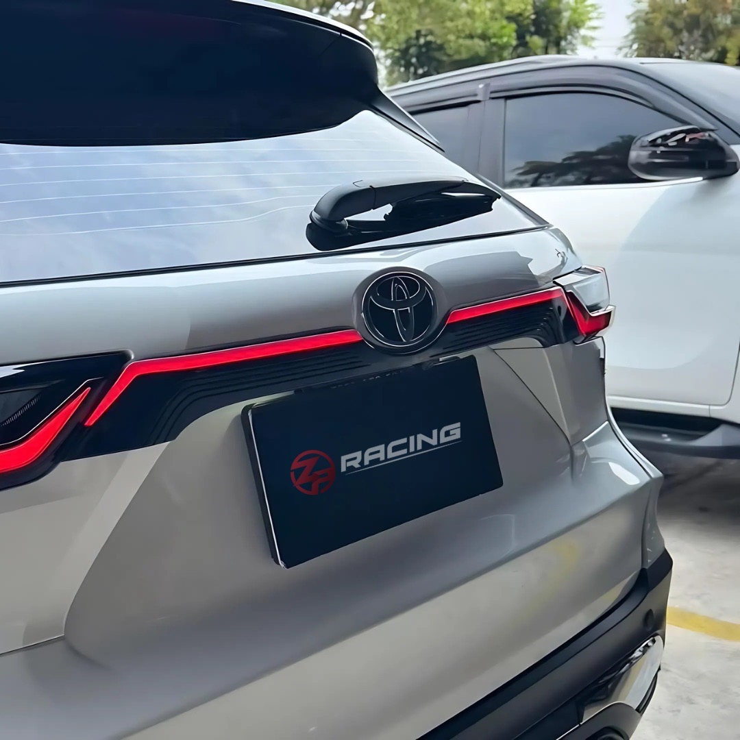 คาดฝาท้าย Yaris Cross มีไฟ LED YARIS CROSS 2023-2028
