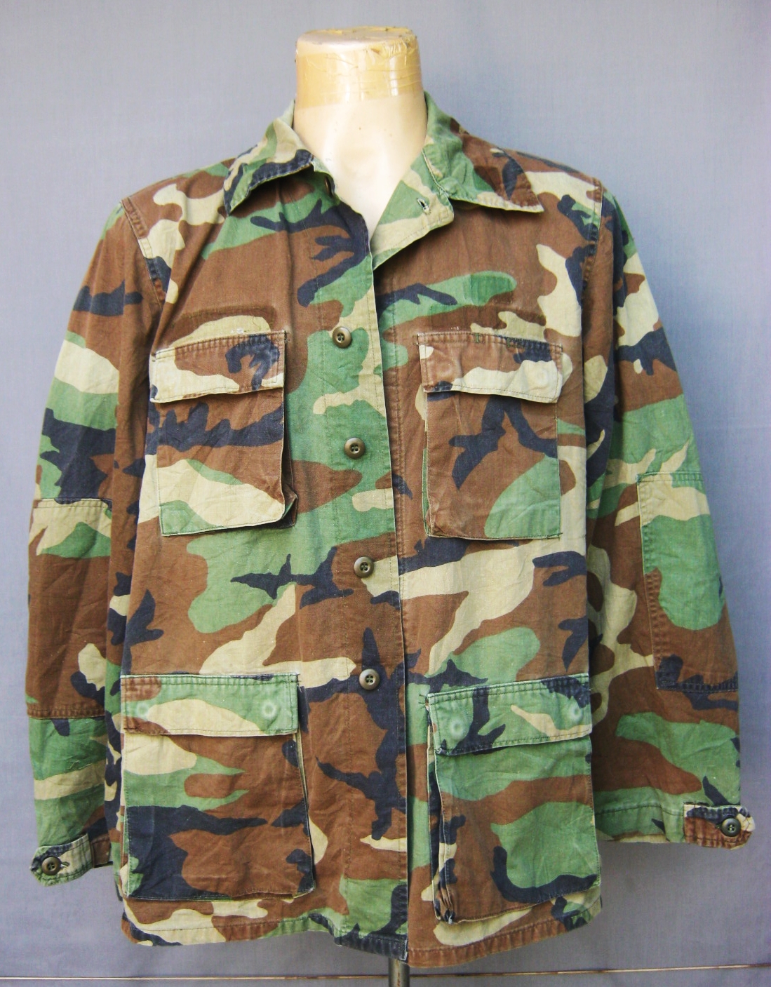 เสื้อ ลายพราง woodland ผ้าฝ้ายผสม ทอเรียบ
