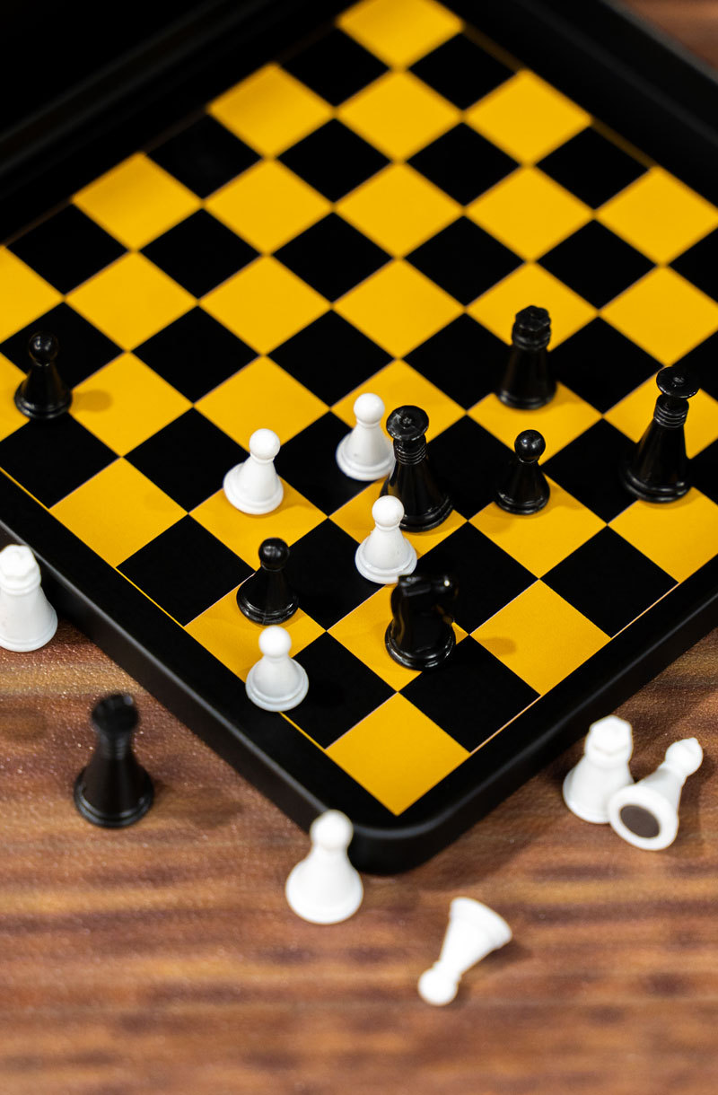 หมากรุกสากลแม่เหล็กพกพา Mini Travel Chess set