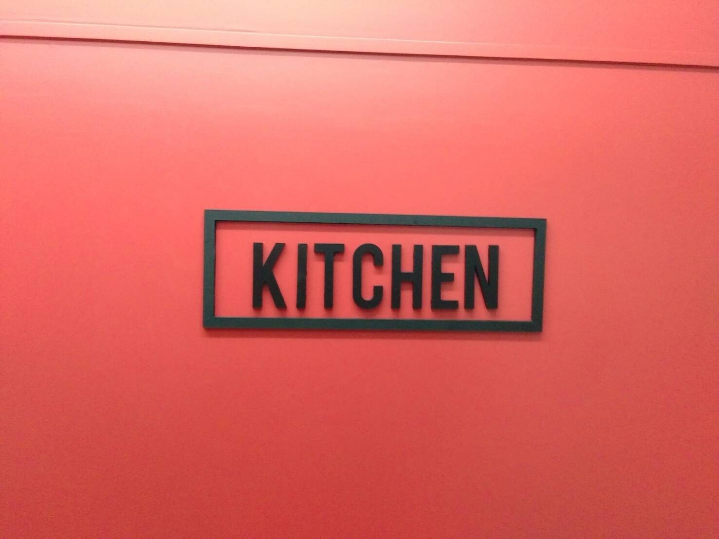 ป้ายอักษรโลหะ KITCHEN