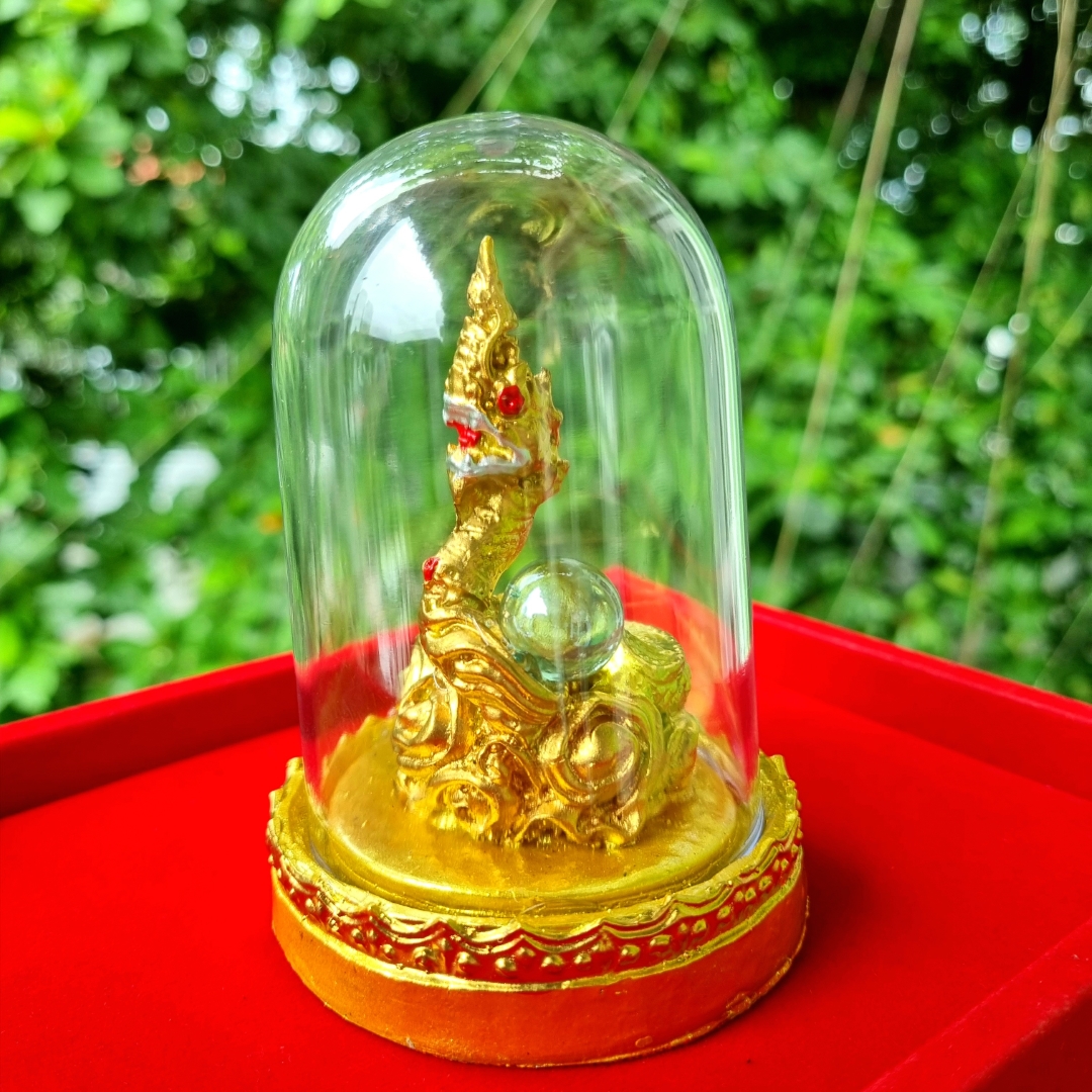 ครอบแก้ว พญานาค พร้อมลูกแก้ว เสริมโชคลาภ มี 5 สี เขียว ขาว ทอง แดง ดำบูชาหน้ารถ โต๊ะทำงาน ในร้านค้า หิ้ง +แถมฟรีผ้ายันต์ สำเนา