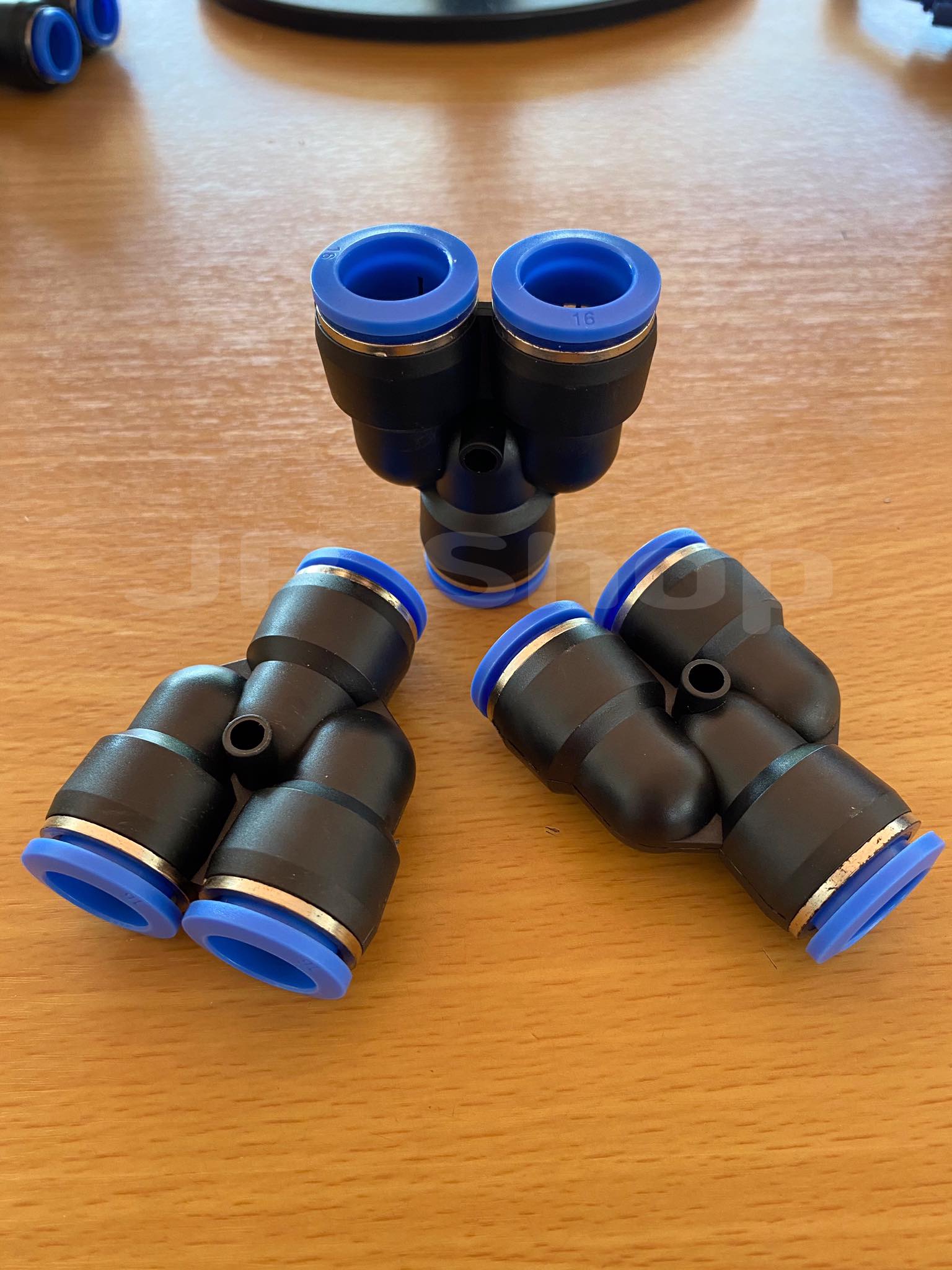 ข้อต่อลม3ทางวาย ข้อต่อลม PY-16 ฟิตติ้งเมติกส์แบบสามทางตัวY ขนาด16มม. ใช้ต่อกับสายลม16มม. #0416