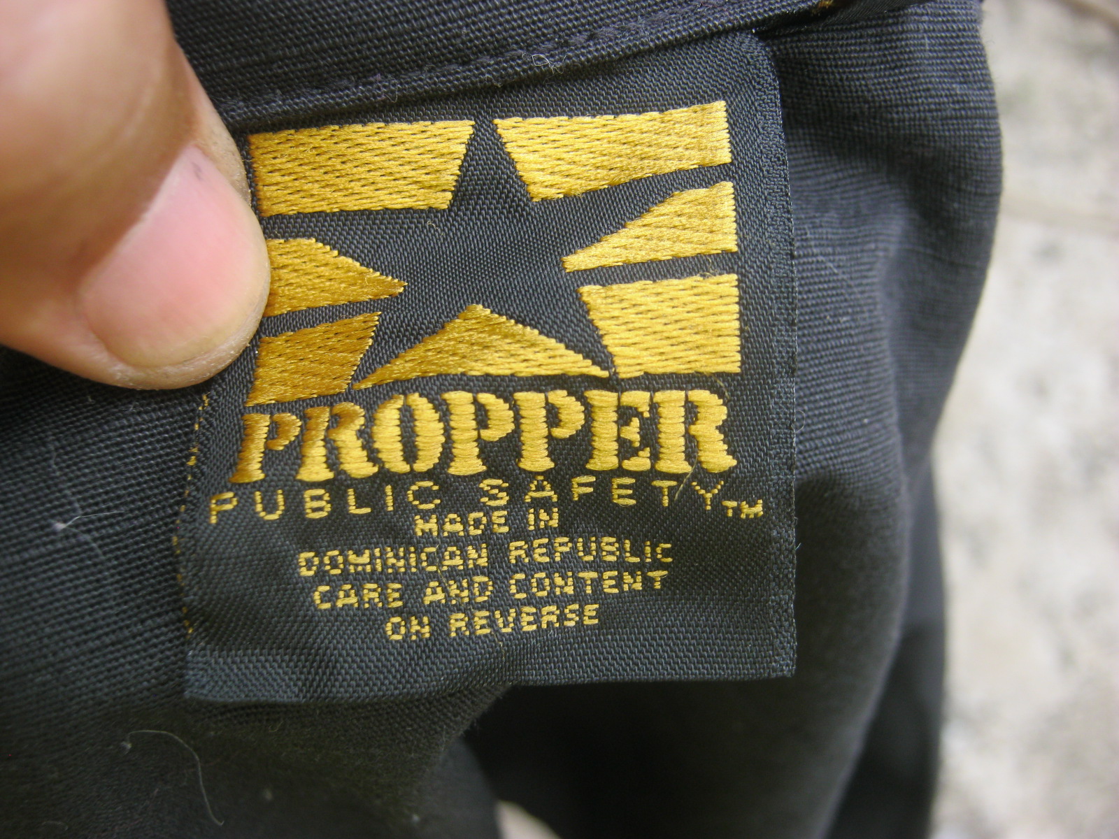 เสื้อ สีดำ Propper