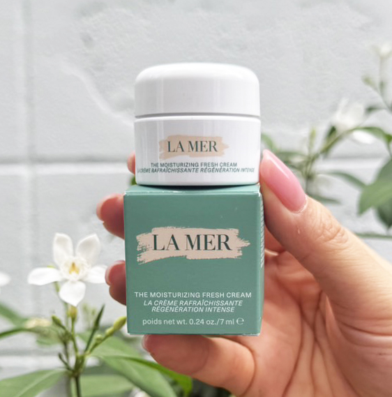 La Mer The Moisturizing Fresh Cream 7ml. มอยส์เจอไรเซอร์ปรับสูตรใหม่ เหมาะสำหรับผิวมัน ขนาดทดลอง