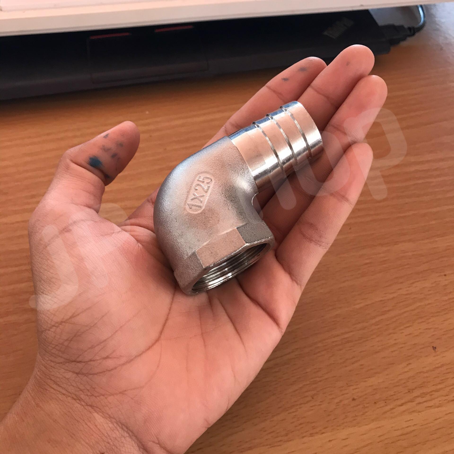 ข้องอเกลียวใน สแตนเลส 304 ขนาด 1 นิ้ว หางไหล 25 mm. ราคาต่อ1 ชิ้น #105210