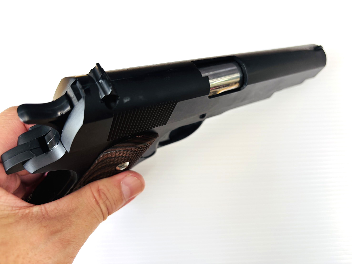 ปืนอัดลมสั้น รุ่น M1911 โลหะ ระบบชักยิงทีละนัด