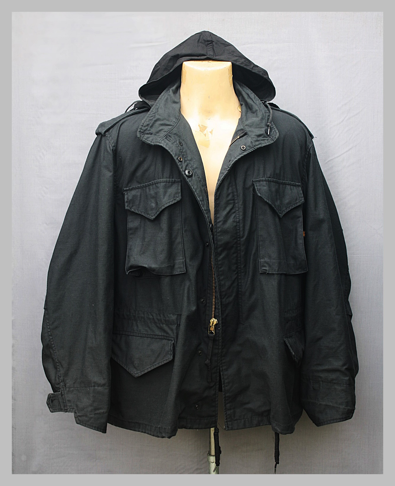 ขายแล้ว เสื้อทหารสหรัฐ M65 สีดำ Alphaindustries USA