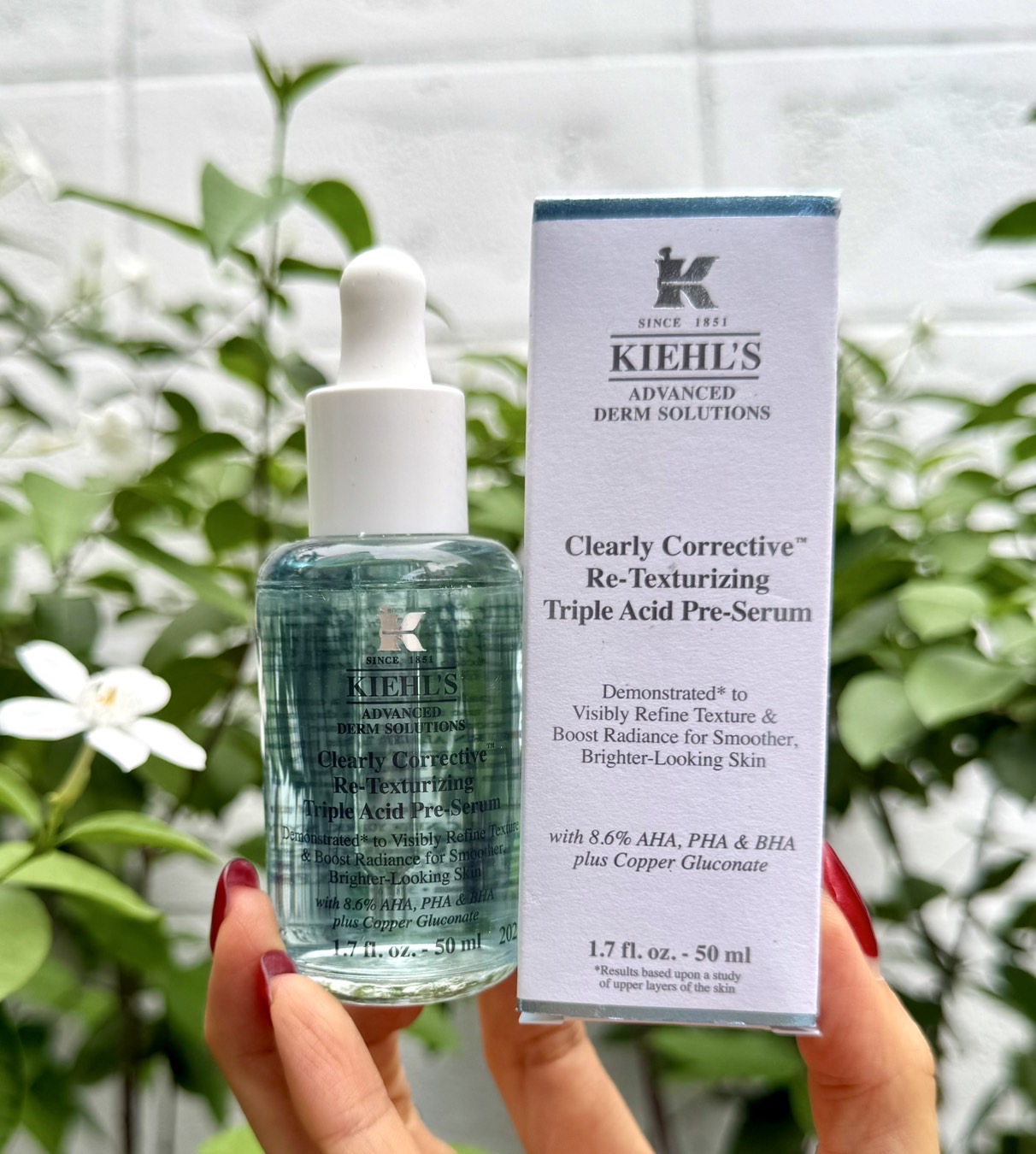 เซรั่ม Kiehl's Clearly Corrective Daily Re-Texturizing Triple Acid Peel Serum 50ml. สีฟ้า บำรุงผิวให้เรียบเนียน