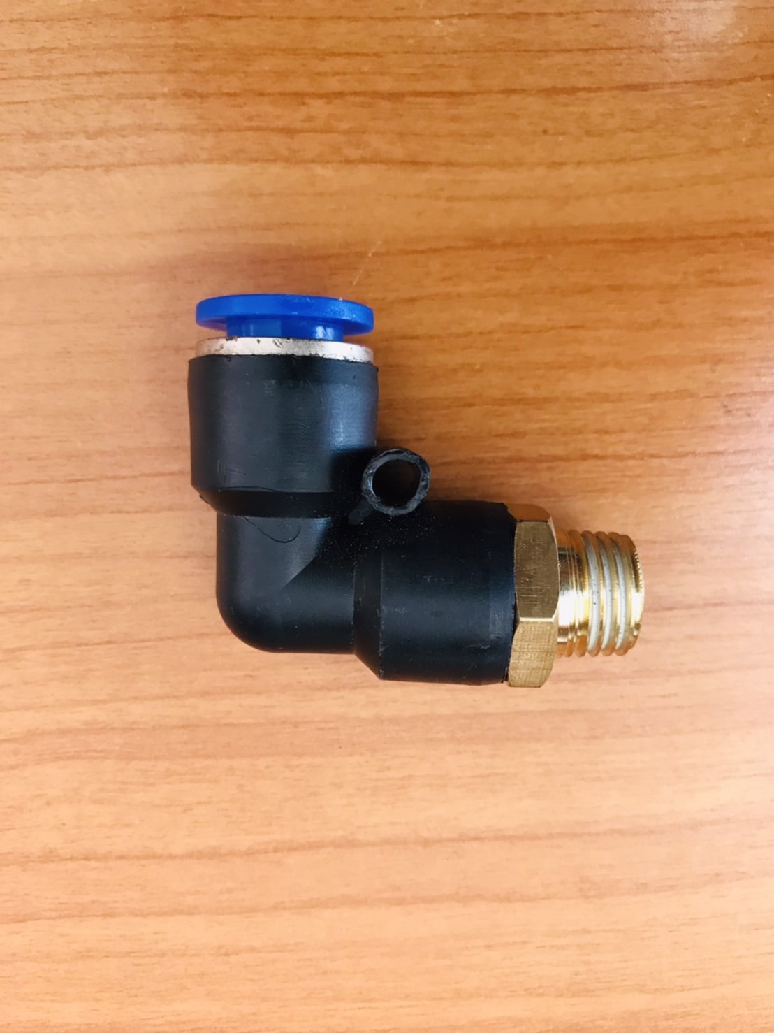 ข้อต่อลมฟิตติ้ง PL 10-02 ฟิตติ้งสายลม 10 มม. เกลียวนอก 2หุน #1002