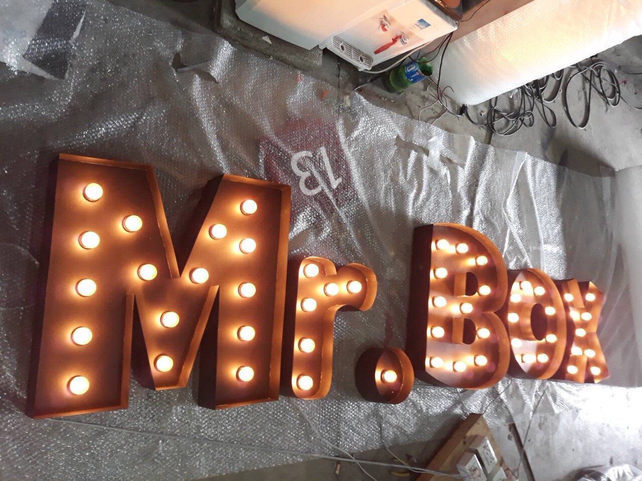 ป้ายไฟปิงปอง Mr.Box