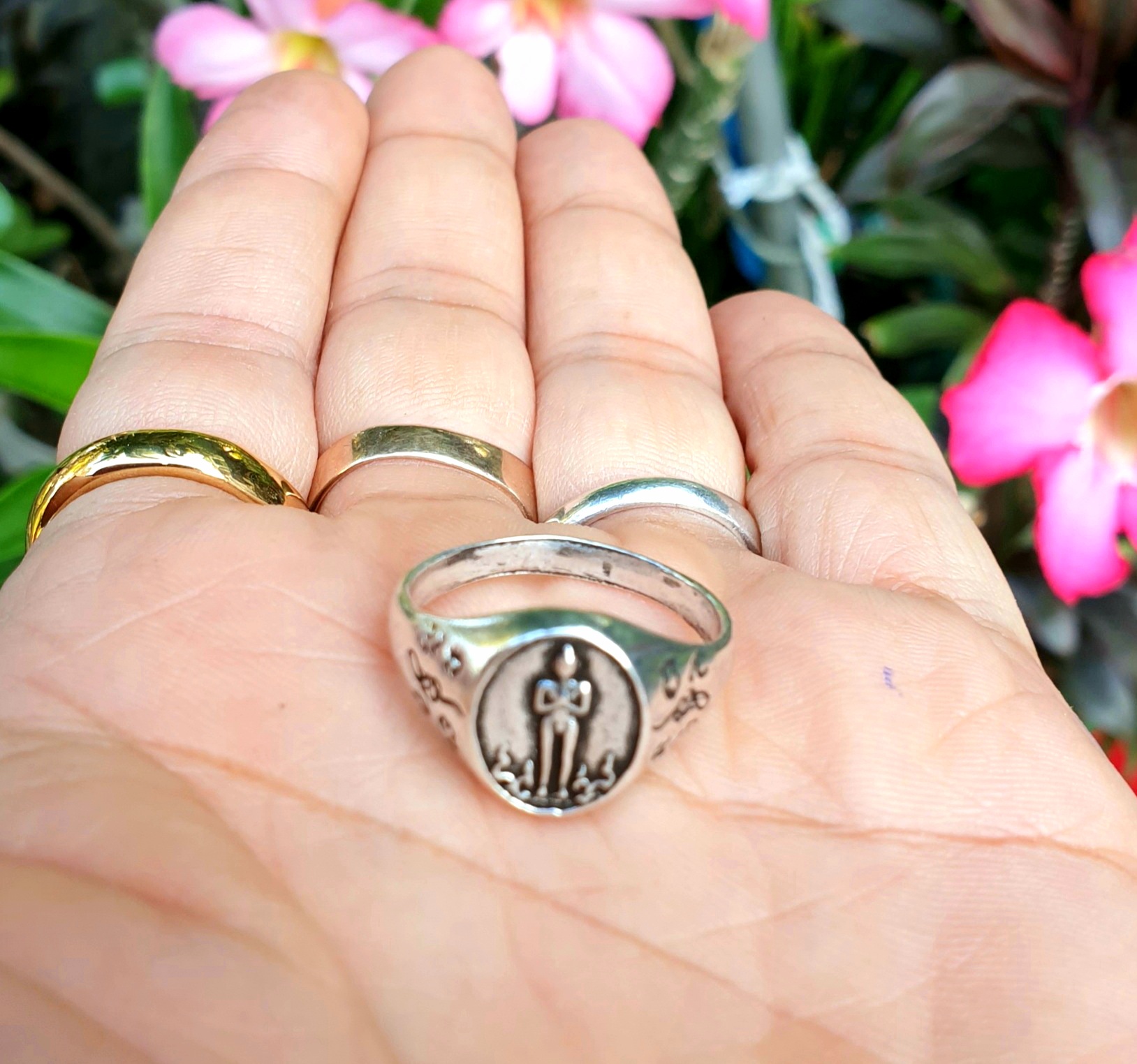 แหวน ไอ้ไข่ รับประกัน เงินแท้ 92.5% 50สตางค์ พร้อมกล่อง มี4ขนาดให้เลือก 7 8 9 10 11. +++แถมฟรีผ้ายันต์ +++ปลุกแสกให้แล้ว