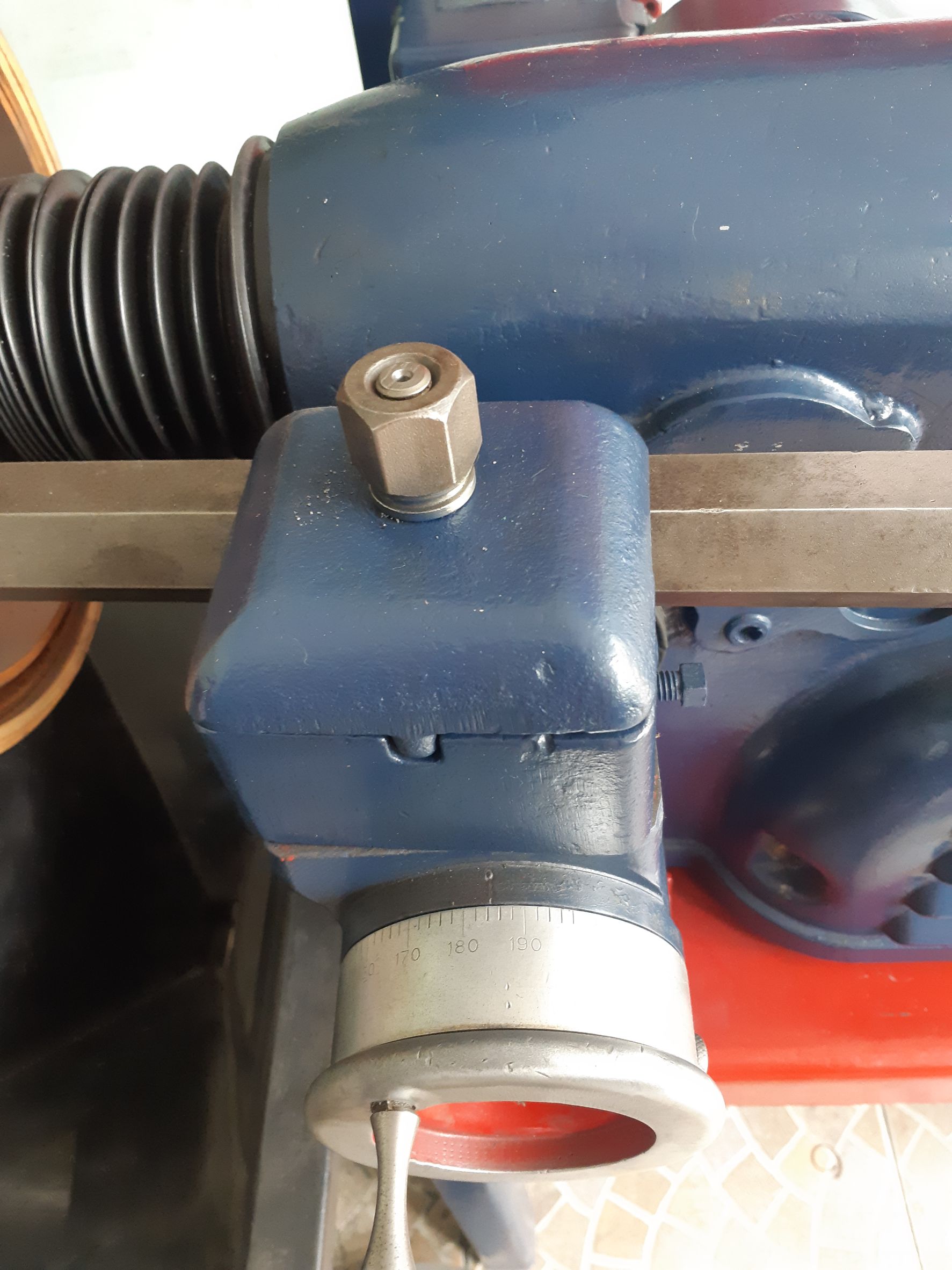 เครื่องเจียรจานเบรค Ammco