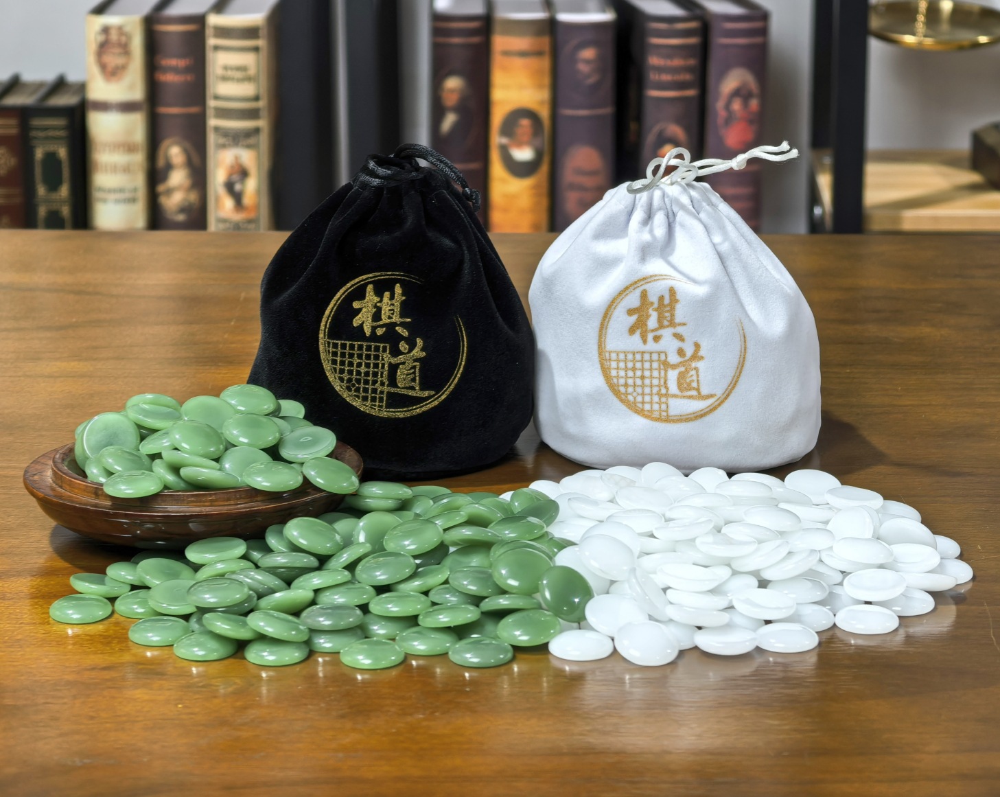 เม็ดหมากล้อมเซรามิกจีนสีเขียว Ceramic Go Stones (นูน1ด้าน)