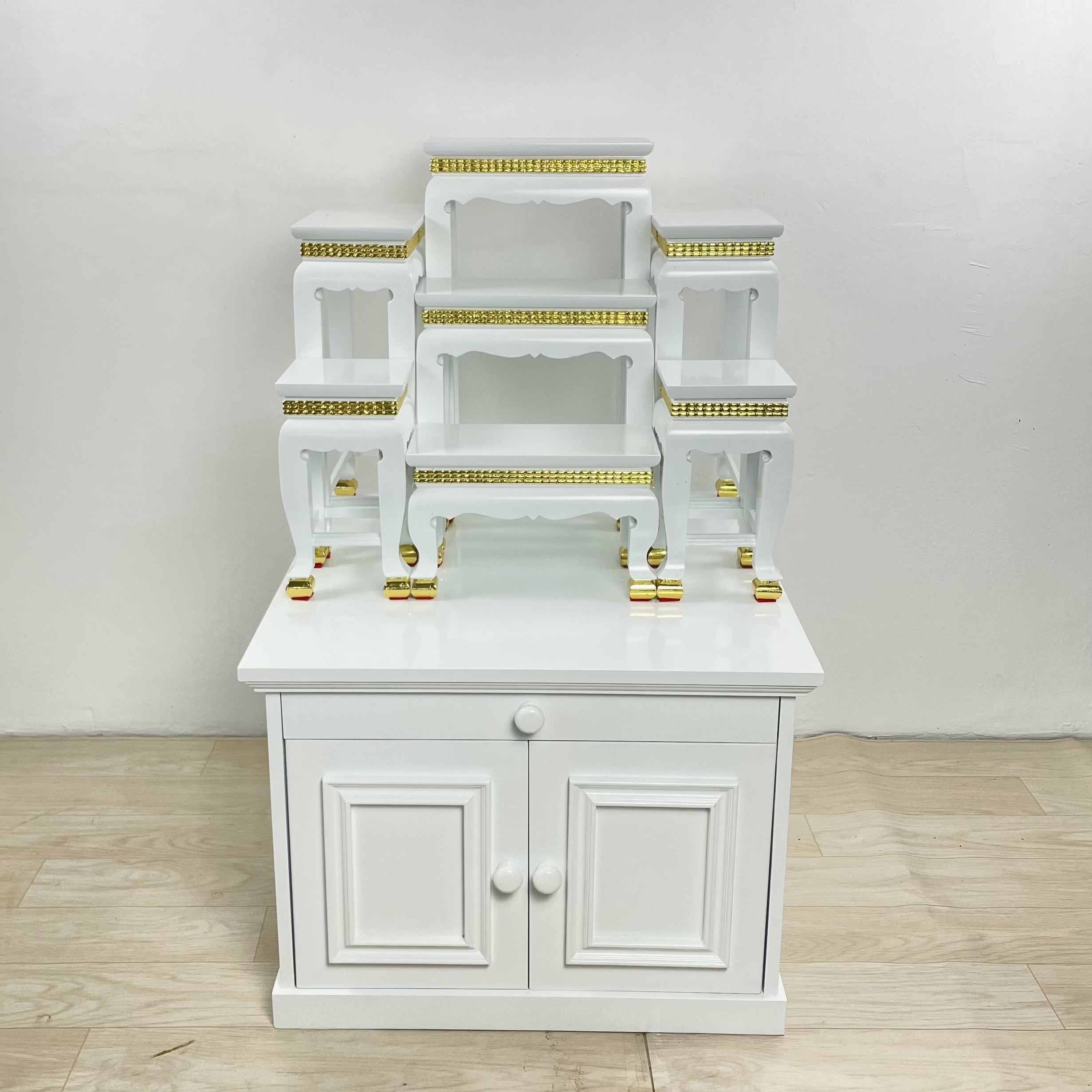 ตู้พระพร้อมโต๊ะหมู่ 7 หน้า 6 พิกุลขาว