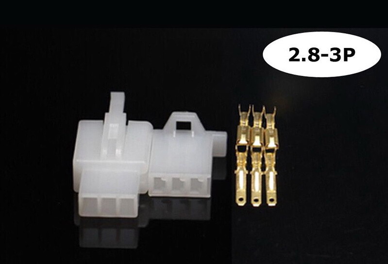 ปลั๊กไฟรถยนต์ ขนาด 2.8mm 3 ช่อง