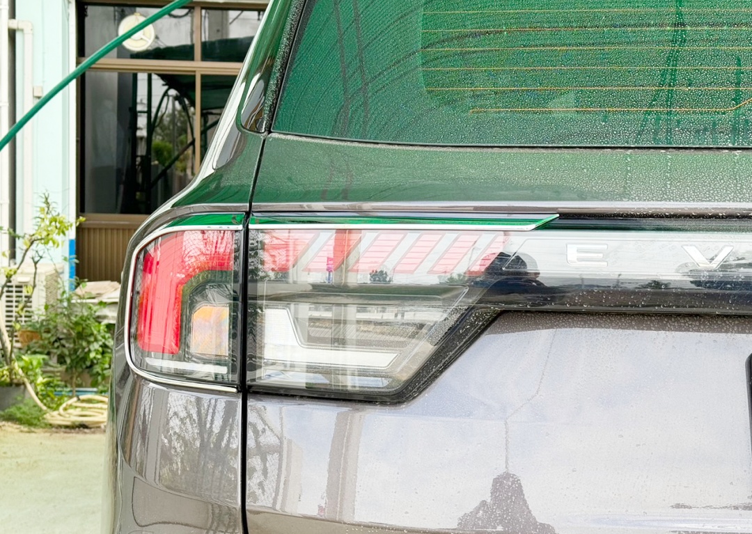 ครอบไฟท้าย Next Gen Everest 2022