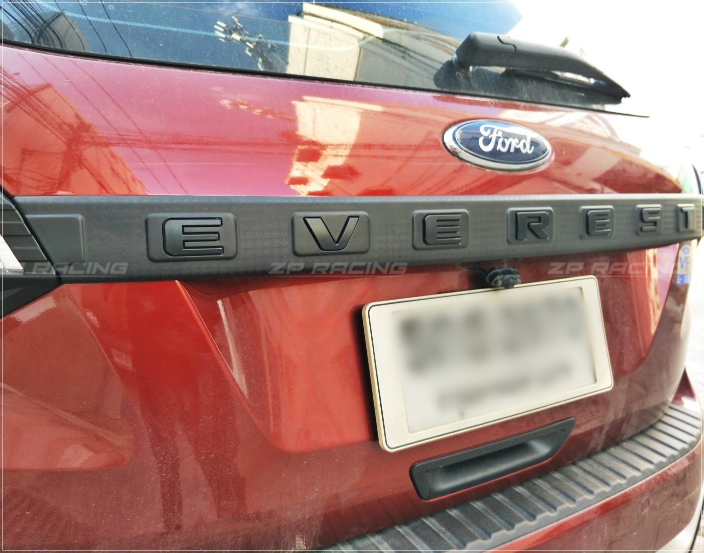 ครอบฝากระโปรงท้ายดำด้าน ตัวอักษรสี