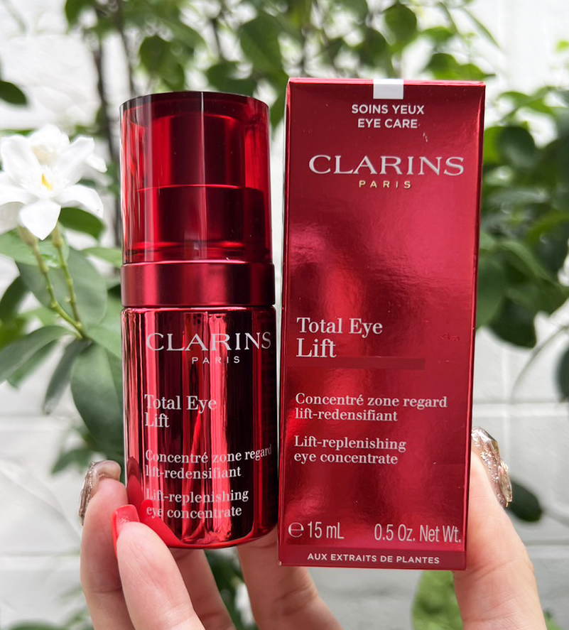 CLARINS Total Eye Lift 15ml. ครีมบำรุงรอบดวงตา คาแรงส์