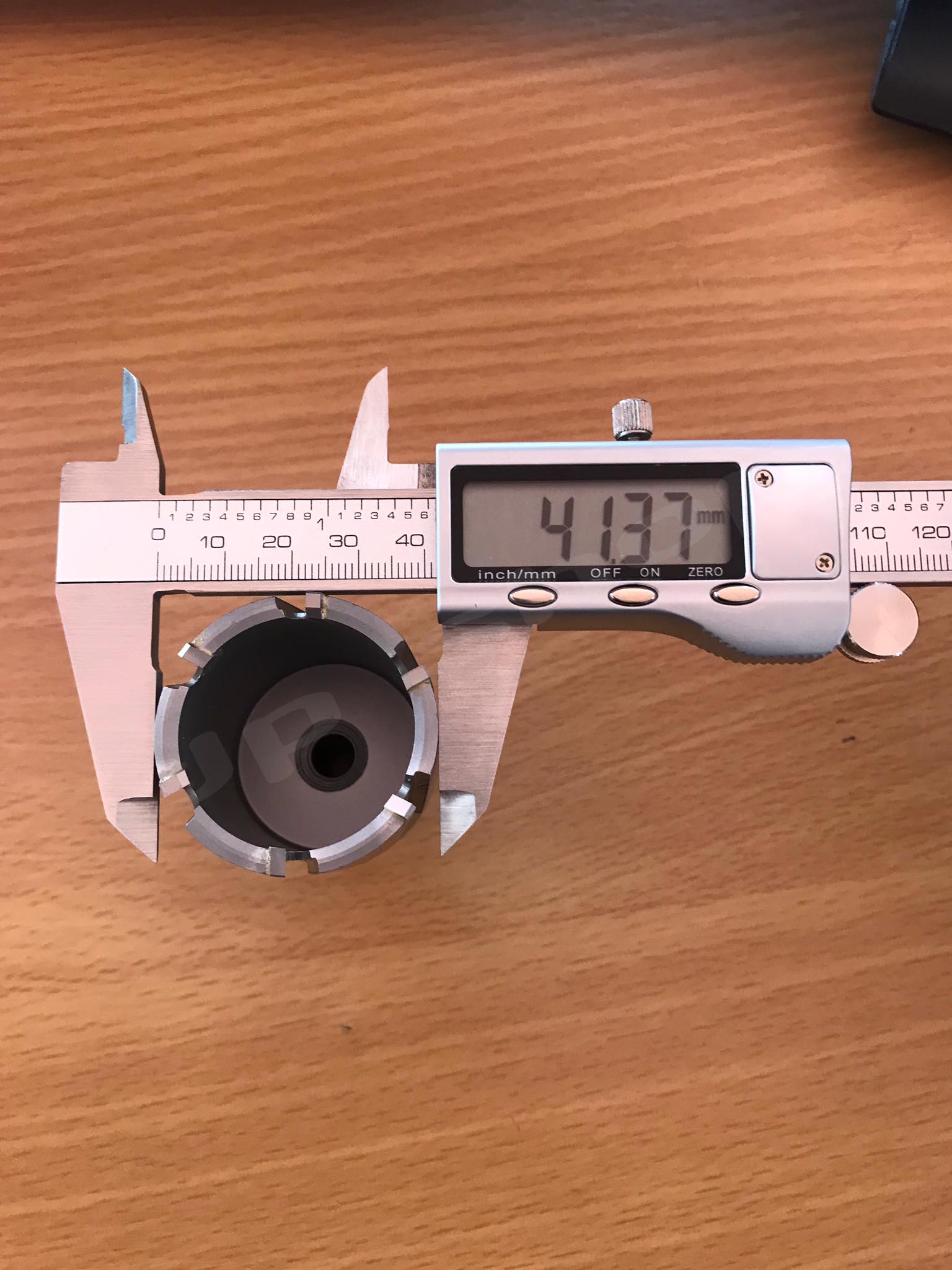 ดอกสว่านเจ็ทบอส แบบโฮลซอว์คาร์ไบสำหรับเจาะเหล็กหนา ด้วยสว่านแม่เหล็กไฟฟ้า ขนาด42*35 มม. #4235