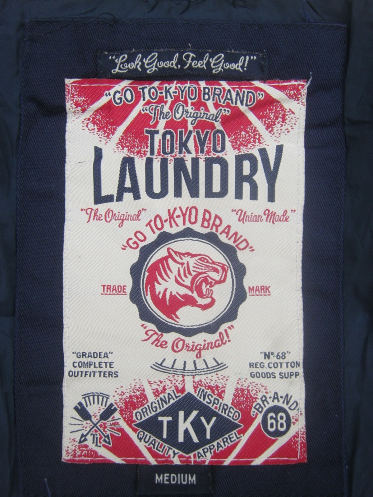 เสื้อแฟชั่น นักบิน MA1 British heritage meets vintage Americana.