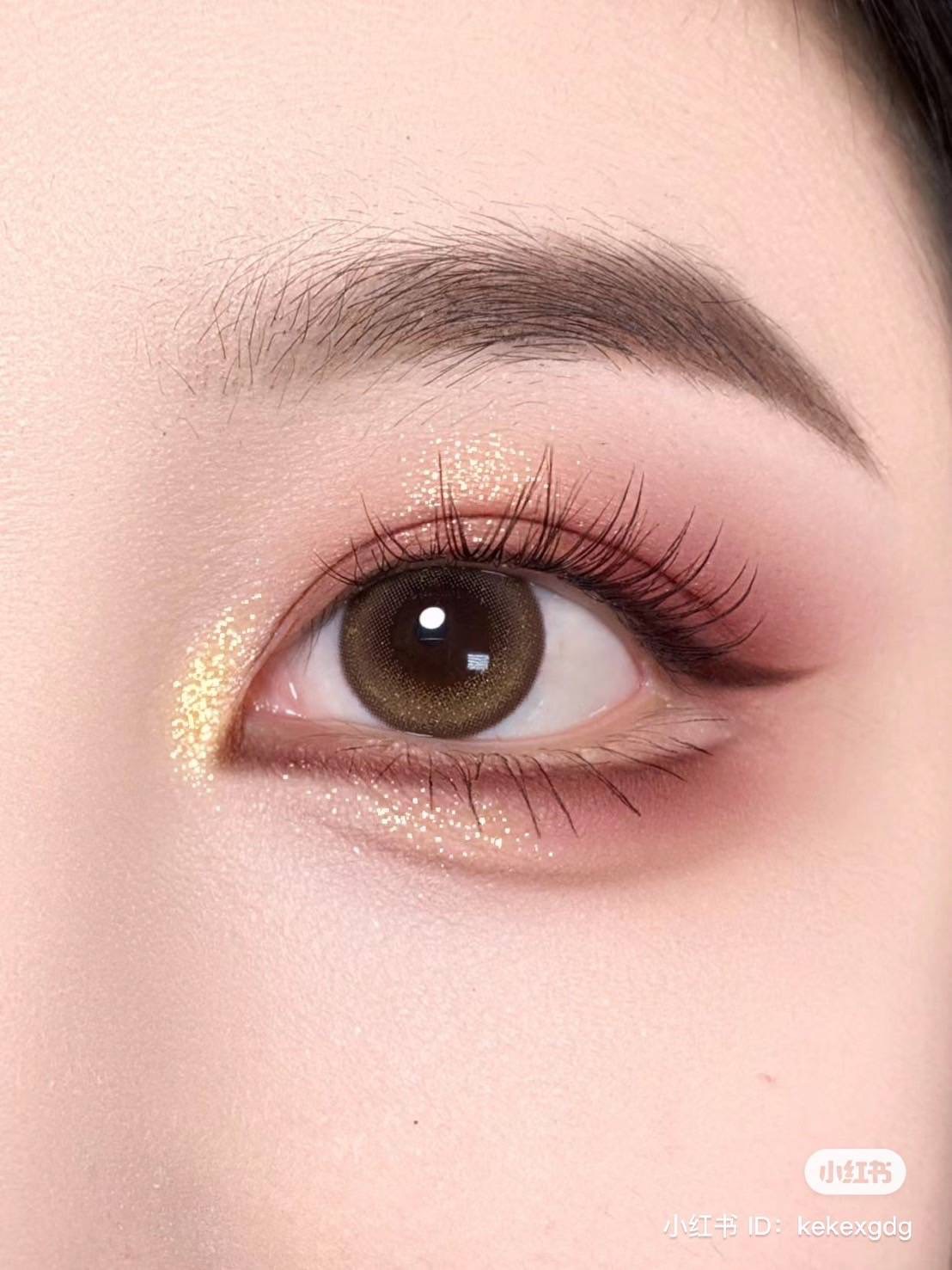 Lancome Eye & Face Palette Holiday 2023 Limited Edition 14.1g. พาเลท อายแชโดว์&บรัชออน (1ตลับ)