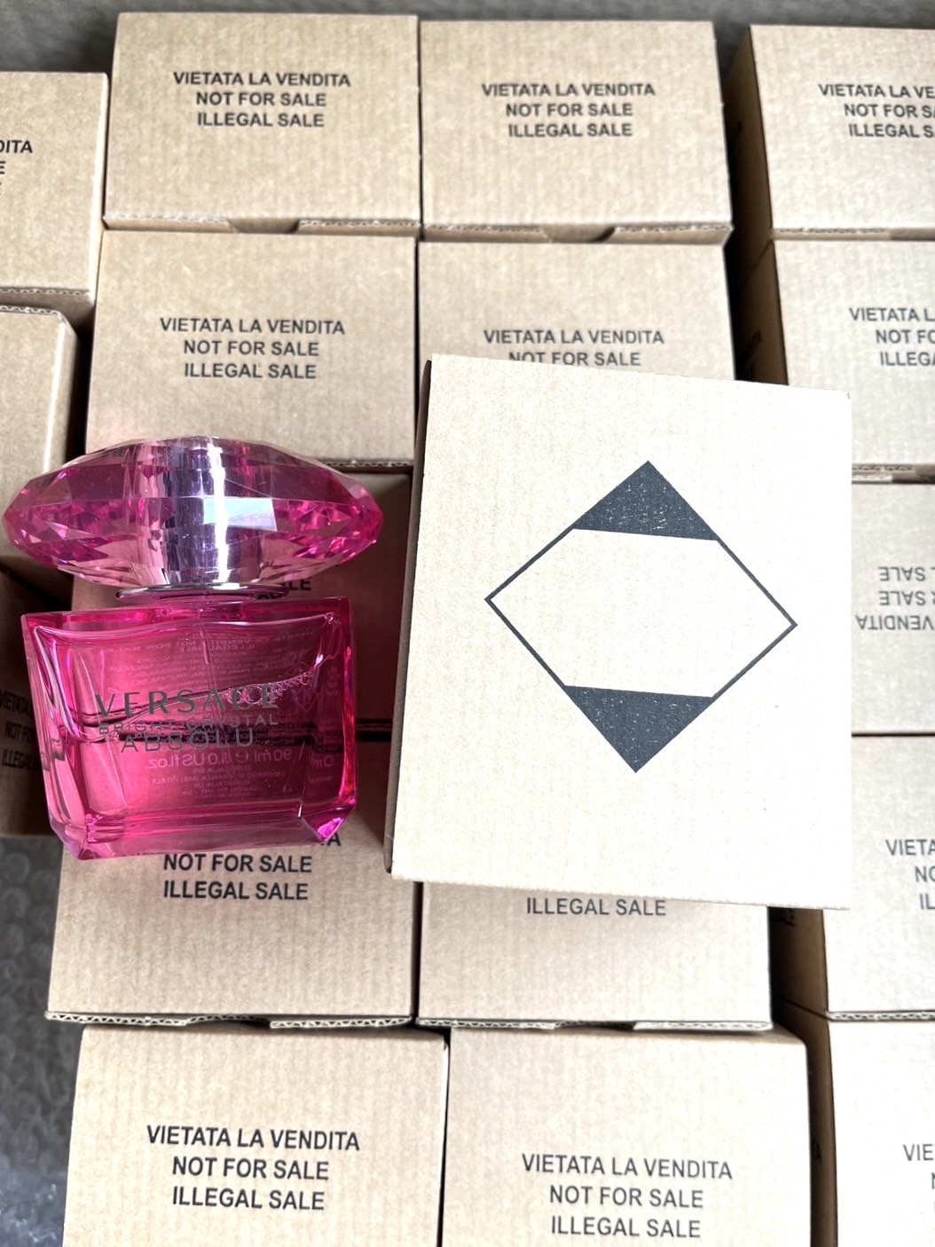 กล่องเทสเตอร์ Versace Bright Crystal Absolu Eau De Parfum 90ml. ของแท้