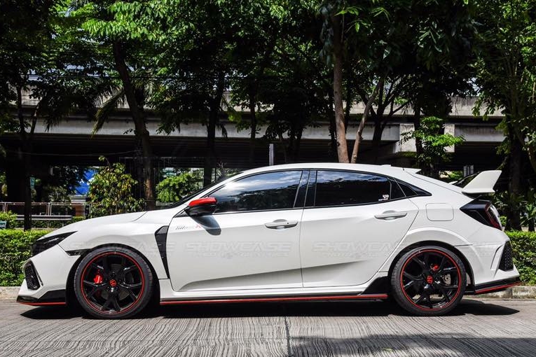 ชุดแต่ง CIVIC FK ทรง Type R 2016-18 แบบครอบทับ ประกันงานสี 1 ปี
