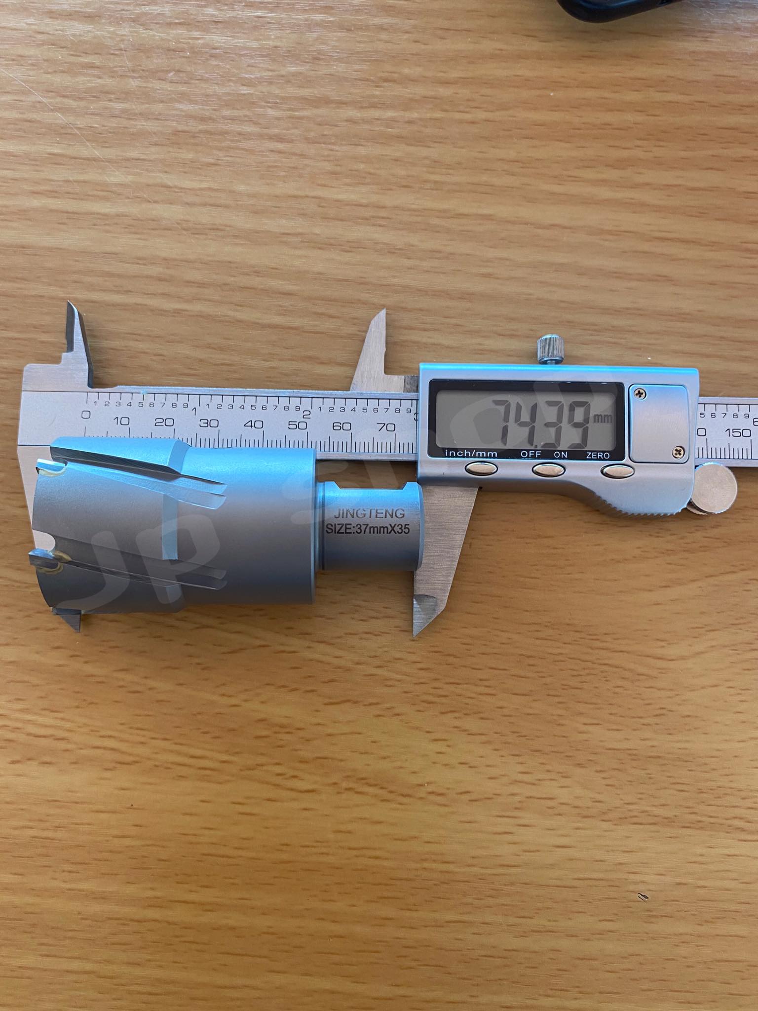 ดอกสว่านเจ็ทบอส แบบโฮลซอว์คาร์ไบ สำหรับเจาะเหล็กหนา ด้วยสว่านแม่เหล็กไฟฟ้า ขนาด37*35มม. #37735