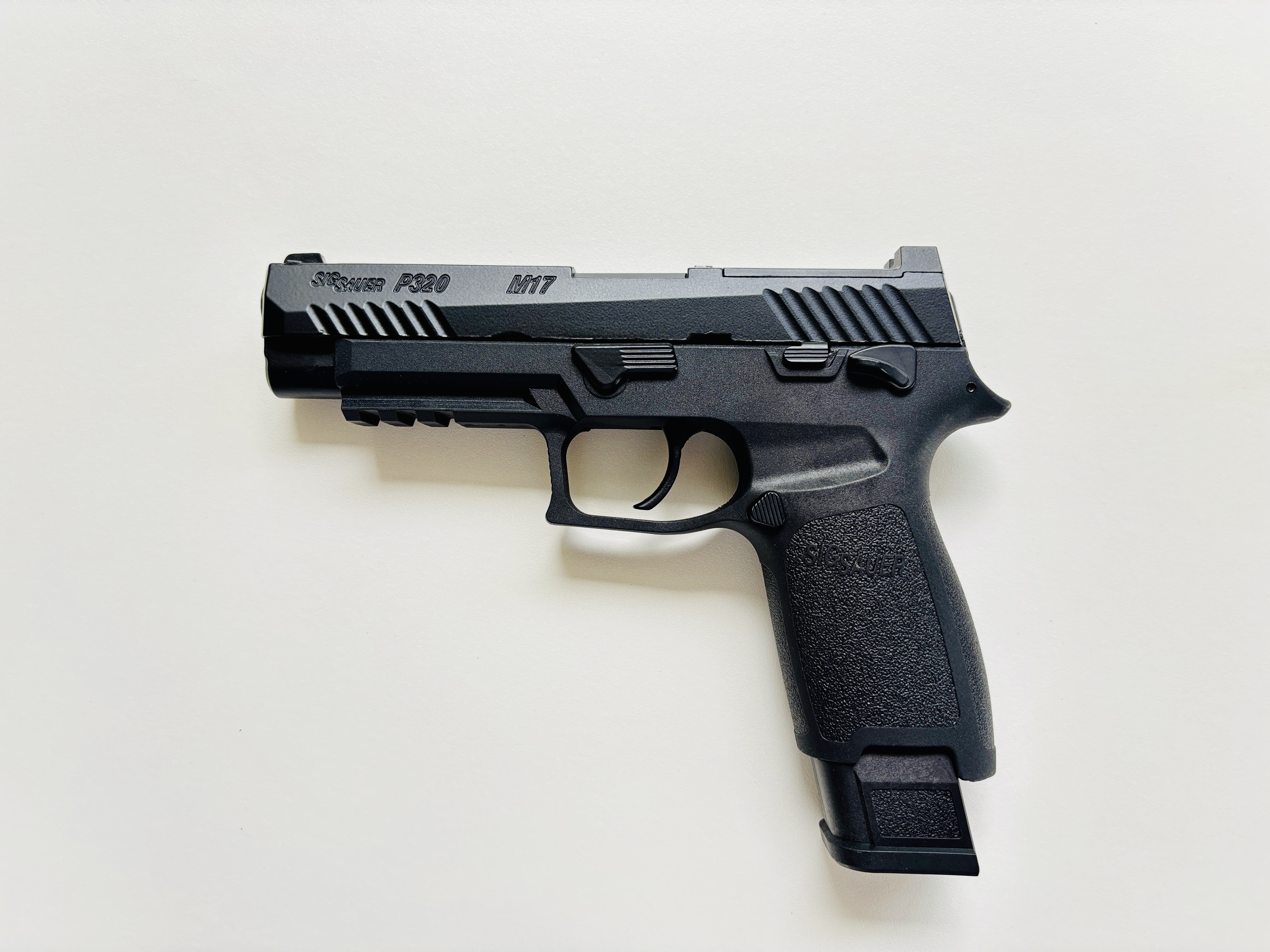 ปืนเจล ปืนพกสั้น อัดลมเจลชักยิง รุ่น Sig sauer P320 m17
