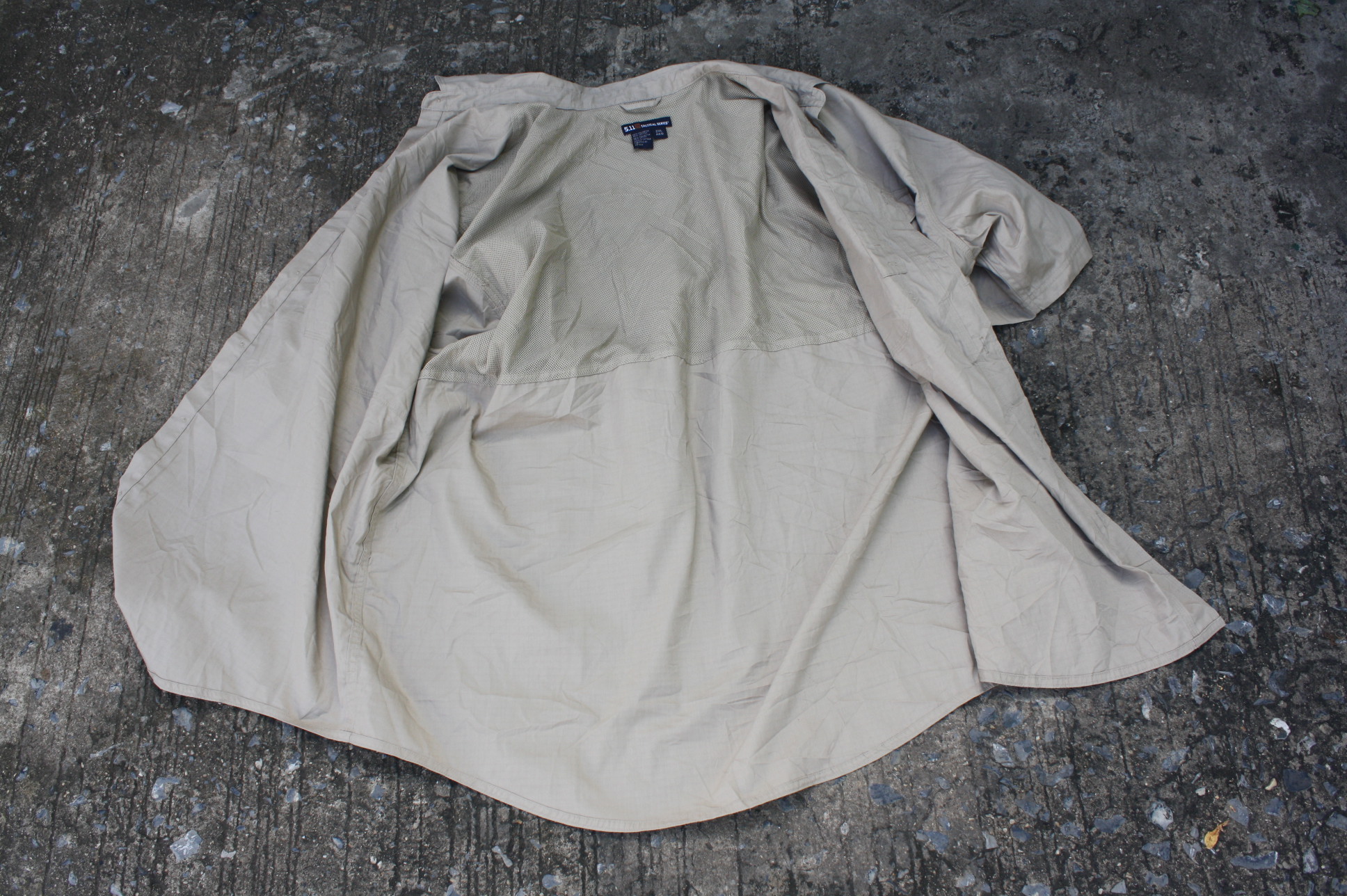 เสื้อเดินป่า