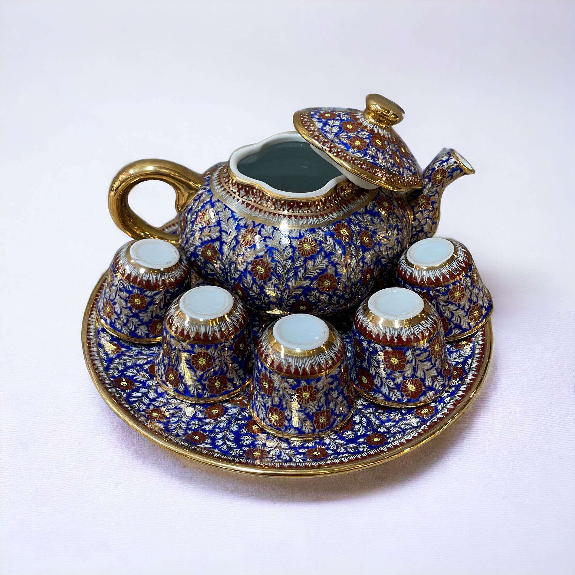 ชุดน้ำชาชุดเบญจรงค์ สีน้ำเงินทอง