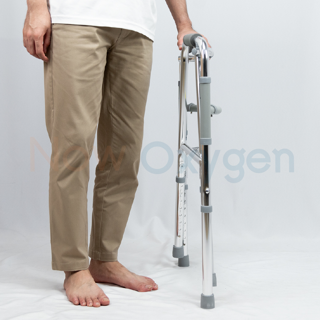 ไม้เท้าช่วยพยุง วอล์คเกอร์ (Walker) แบบ 4 ขา พับได้