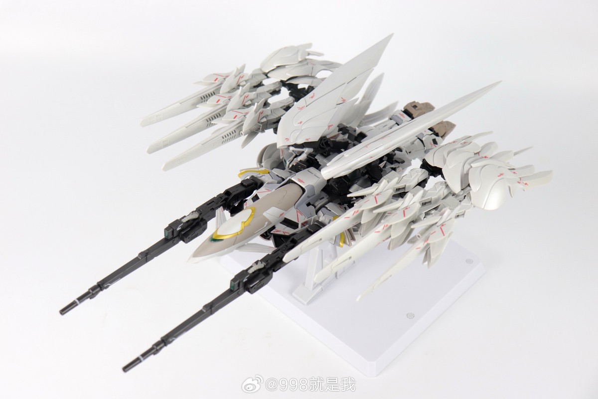 Pre-Order MG 1/100 (8827) Wing Show White Prelude [Daban] + Alloy Frame