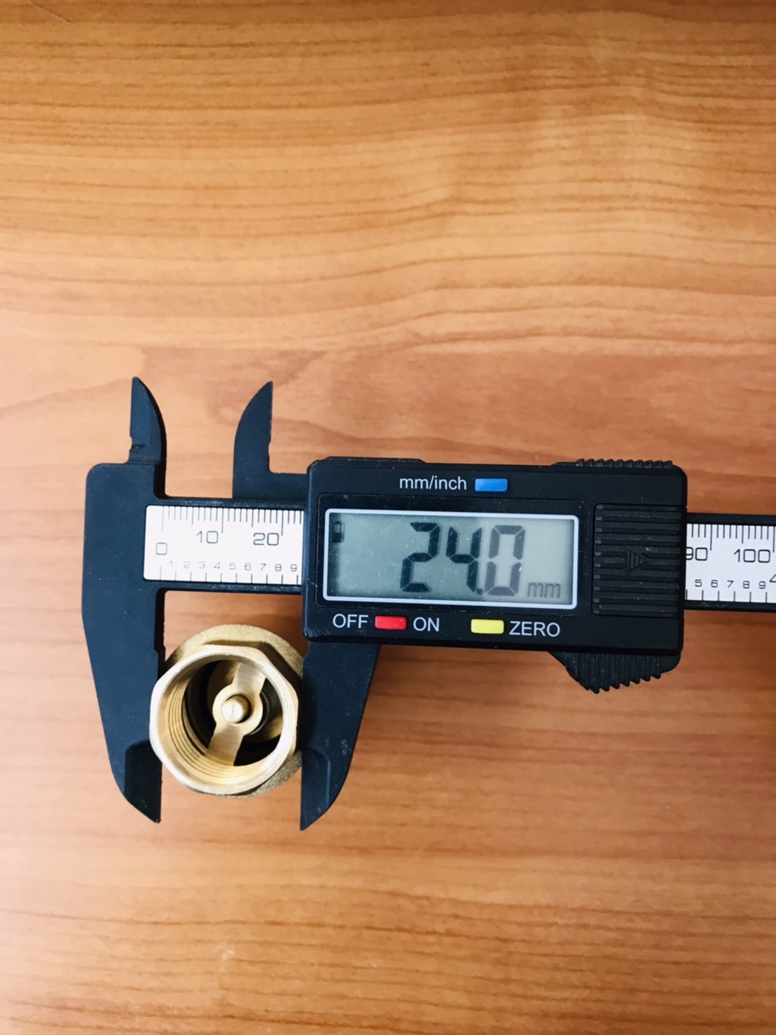 เช็ควาล์วทองเหลือง ขนาด 1/2 นิ้ว เกลียวใน-นอก (น้ำเข้าด้านเกลียวนอก) Brass Check Valve 1/2 inch Female-Male (ThreadInlet pipe, external thread )#00009