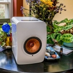 บรรยากาสจัดส่ง Kef LS50 wireless พร้อมขาตั้ง Kef Speaker stand