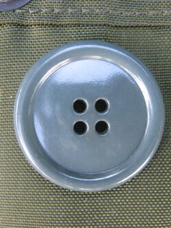 กระดุมสำหรับซ่อม coat all weather army 274